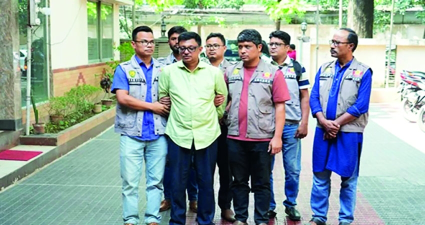 Bluffer detained over using false Adviser post