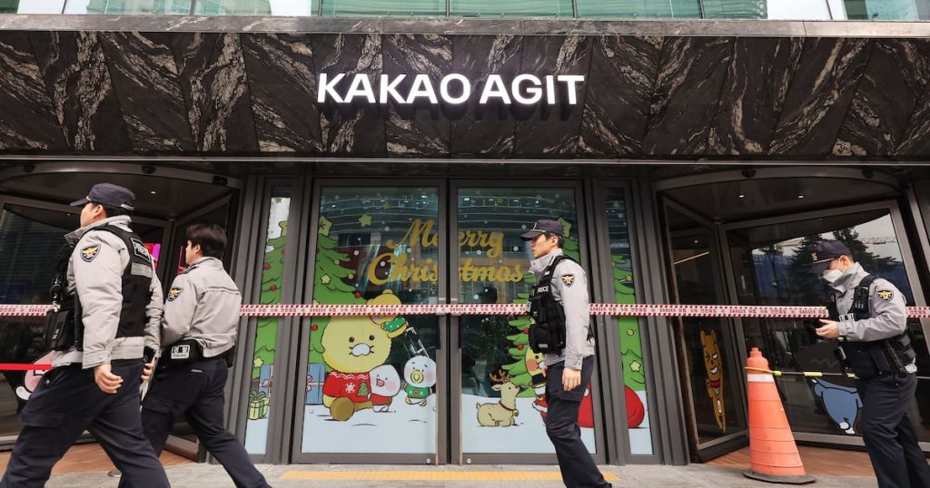 Prosecutors Indict Teen for 17 False Bomb Threats Against Major Companies – 조선일보