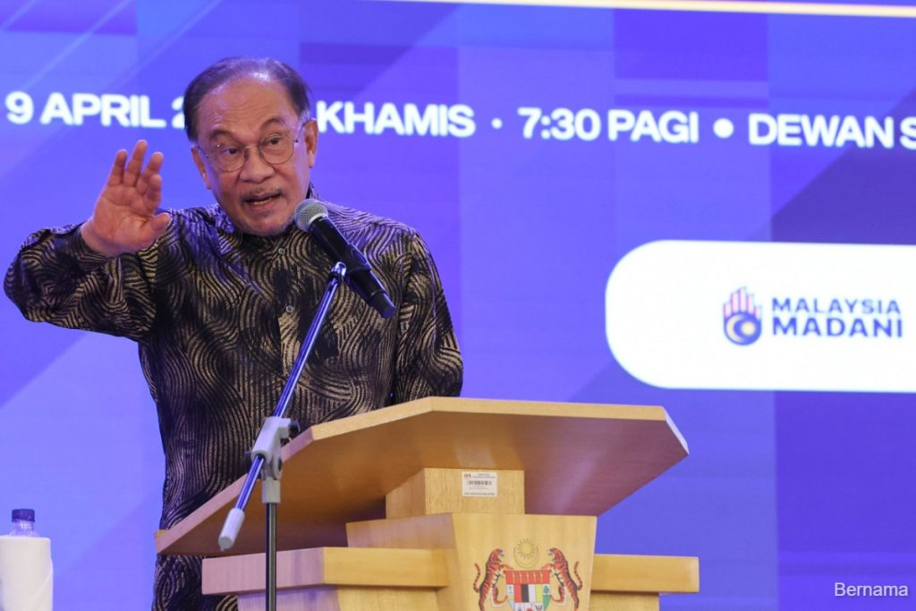 Anwar slams misinformation on oil price hike, urges fact-based discourse