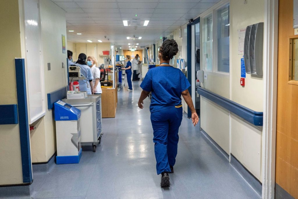 Nurses ‘constantly’ correcting dangerous health myths spreading on TikTok and Instagram