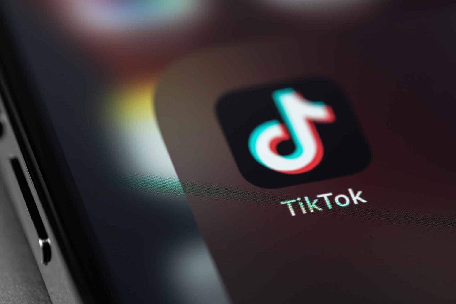 TikTok: The Climate-Denying Social Media App