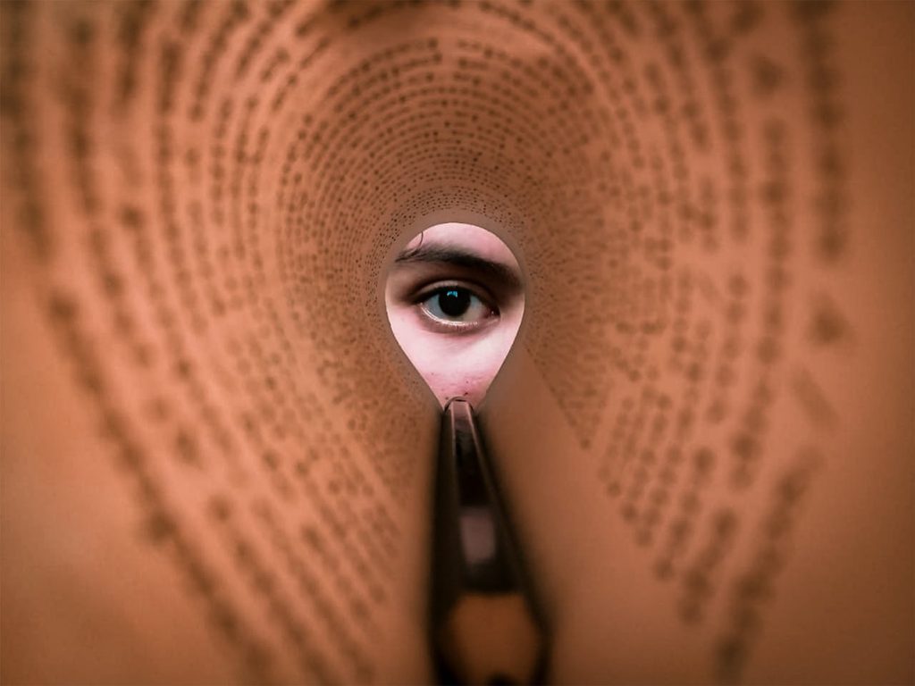 Missing Information Can Misinform: Readers Don’t Need False Information to Get the Wrong Idea