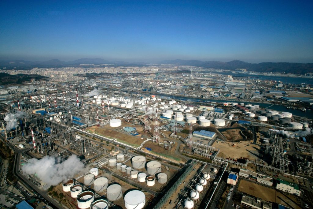 Police Arrest Blogger Behind AI-Generated Fake News on Oil Smuggling to North Korea
