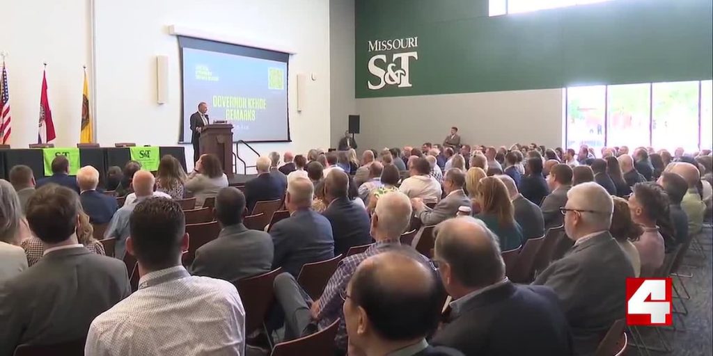 Missouri governor praises AI’s economic advantages while dismissing data center concerns during remarks at public forum