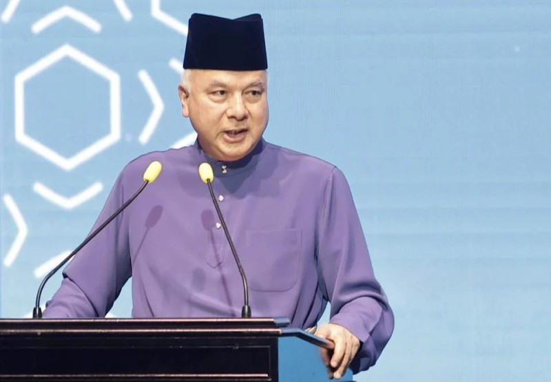 Sultan Nazrin warns AI, fake news and extremism are shaping youth thinking at unprecedented scale | Malaysia