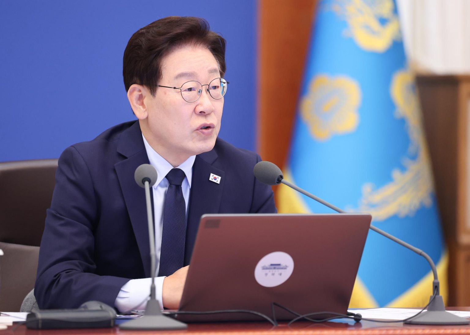 Lee urges stern punishment for intentional spreading of false information