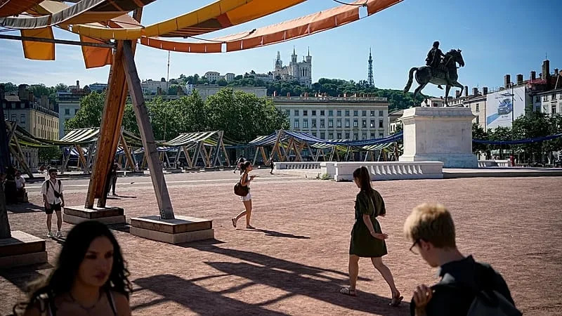 Climate scientists say heatwave misinformation is fuelling online harassment – AOL.com
