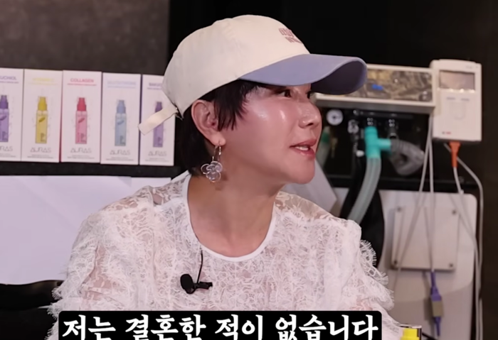 Singer Park Hye-kyung revealed the story of going to the police station in person at dawn.On the 17t..