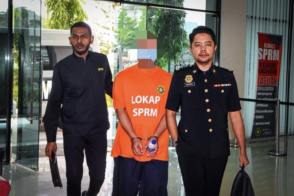 Ex-civil servant remanded for allegedly submitting false claims worth RM300,000