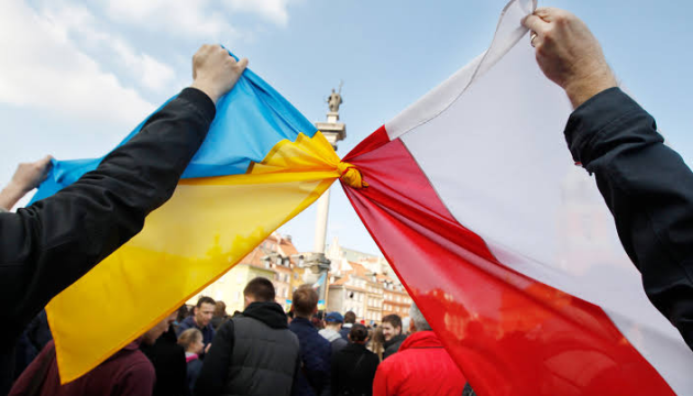 Russian Propaganda Circulates Fake Stories and Old Videos About Ukraine and Poland