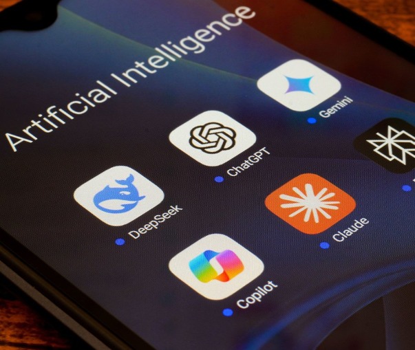 AI-fuelled misinformation threatens refugees, aid workers, UNHCR warns