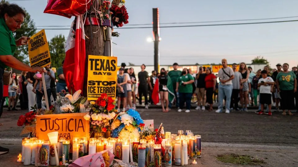 Men who witnessed deadly Houston shooting say ICE statement is false, attorney says