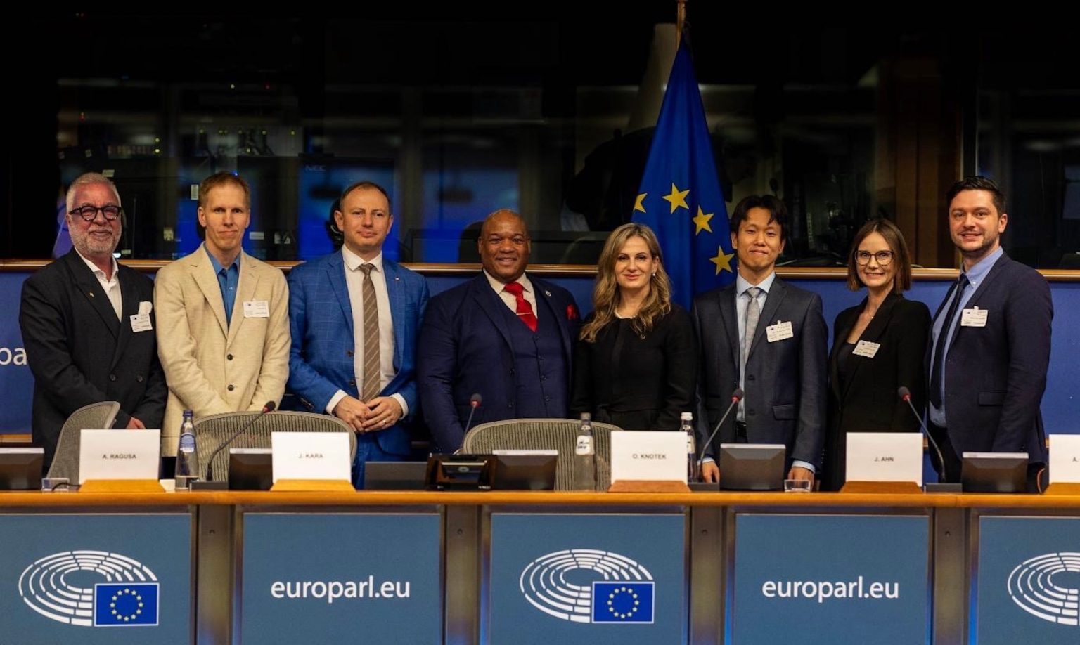 Cult predicting humanity’s end by 2036 co-hosts European Parliament nanoplastics event, spreads disinformation