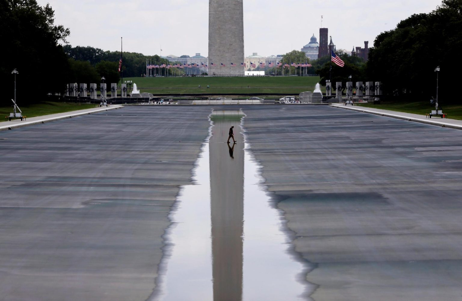 Trump pushes ahead on false claims that Reflecting Pool was vandalized