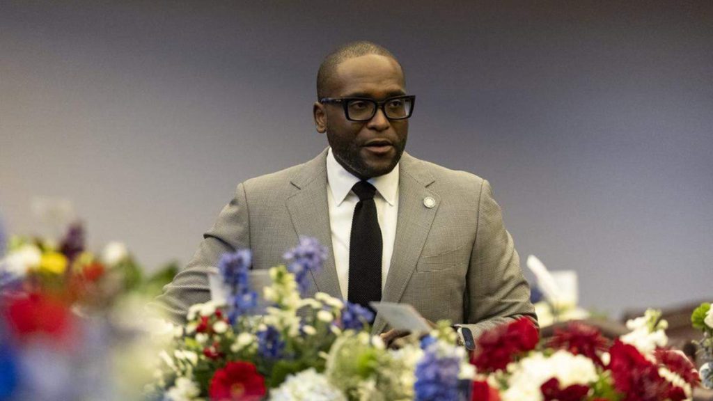 ‘Homophobic’ fake ad targets state Sen. Shevrin Jones, mayor says – NBC 6 South Florida
