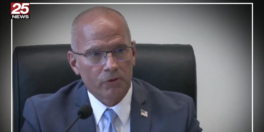 East Peoria OKs mayoral/administrator pay raise, Mayor Kahl responds to ‘misinformation’