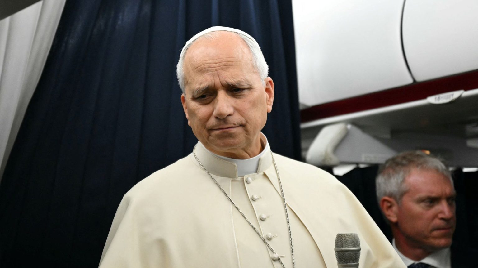Pope says concerns about AI going rogue are not 'fake news' after Trump 'hoax' claims – Inbox.eu