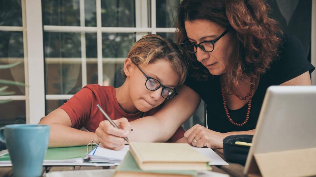 As Schools Lean on Ai, HISD Parents Find ‘Misinformation’ in School Classwork | NewsRadio 740 KTRH