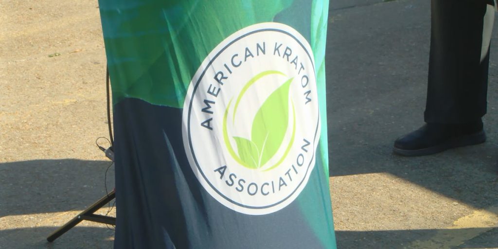 ‘It gave me my life back’: Advocates condemn misinformation about kratom, speak on Ole Miss student deaths