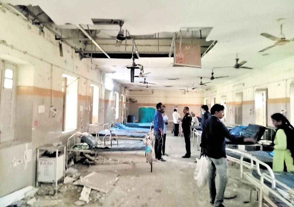 Mahatma Gandhi Memorial Hospital false ceiling collapses, three injured