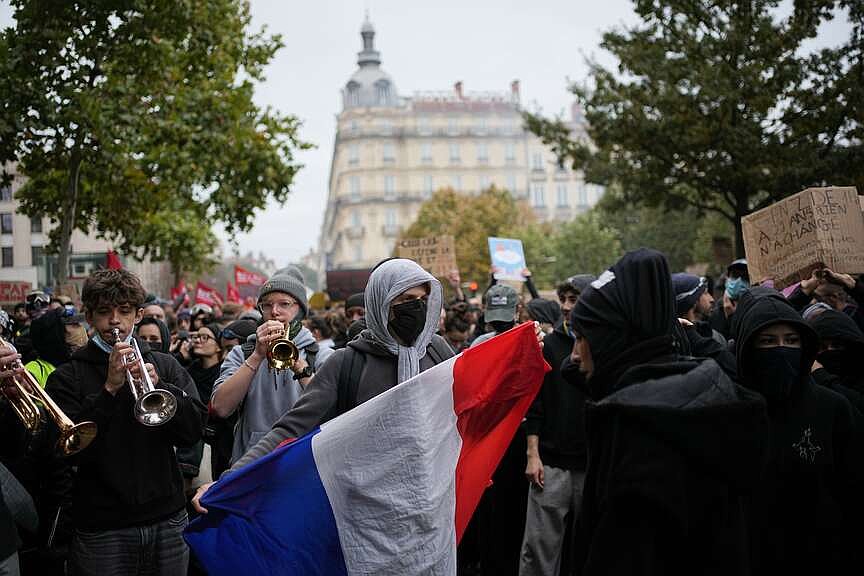 Macron decries misinformation on rioting | The Arkansas Democrat-Gazette