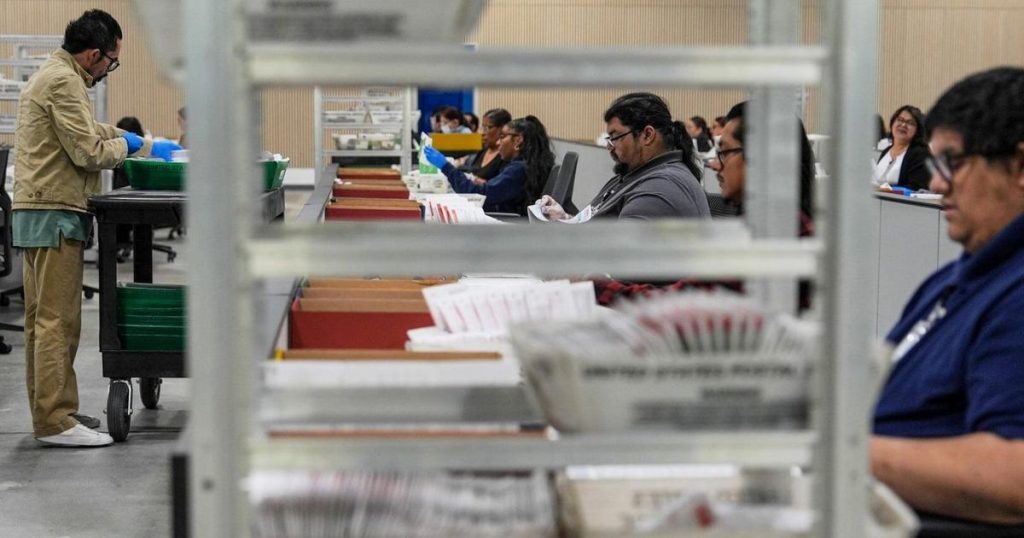 FACT FOCUS: Misinformation about voting spreads less than a week before Election Day – Toronto Star