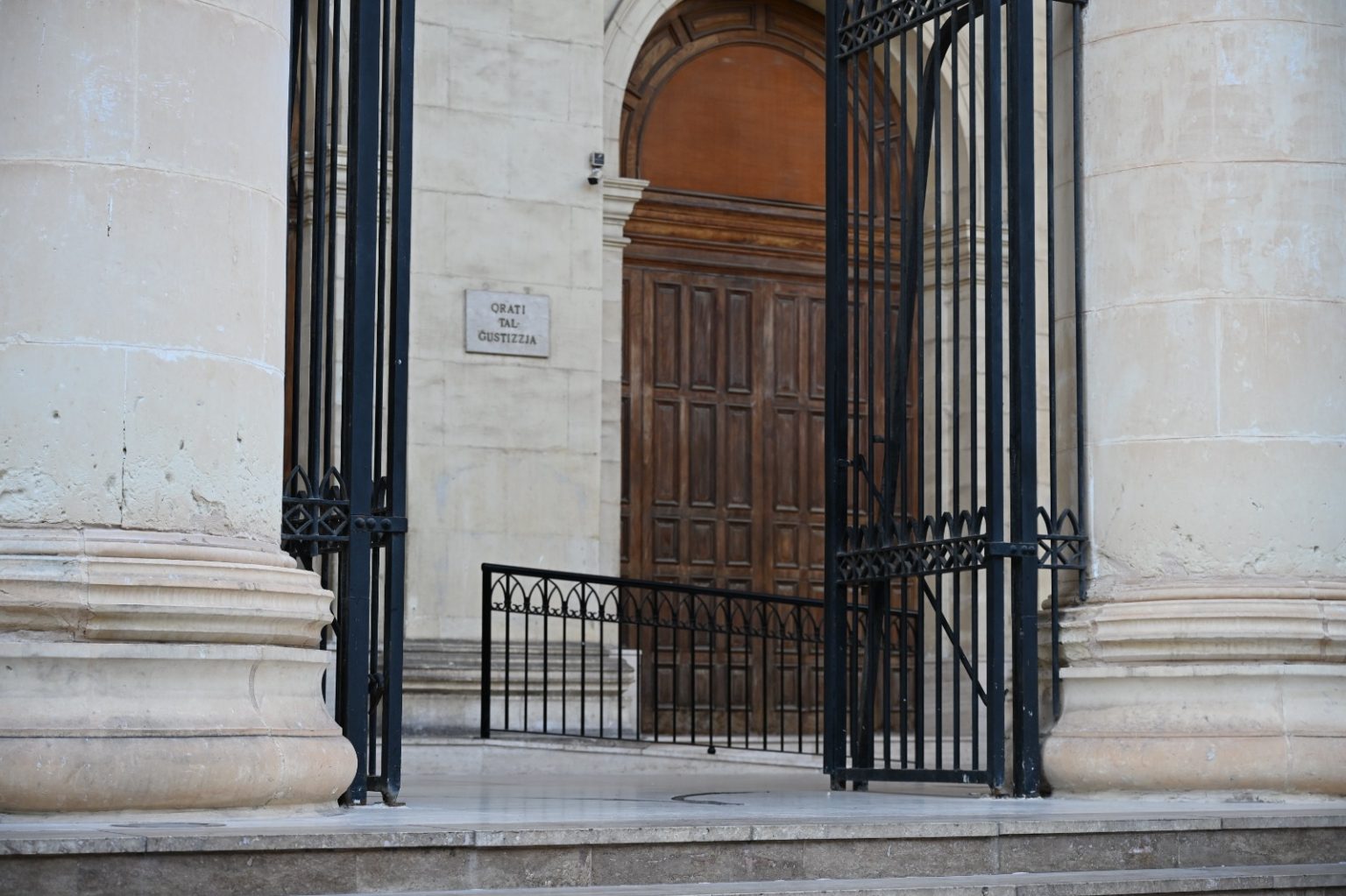 Man gets suspended sentence over false documents and unlicensed driving