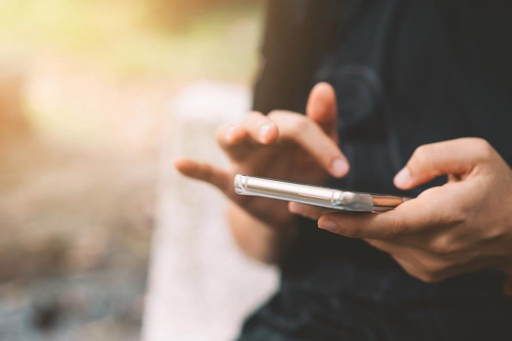 TikTok Flooded With Misinformation After FDA Linked Painkiller With Autism – HealthDay