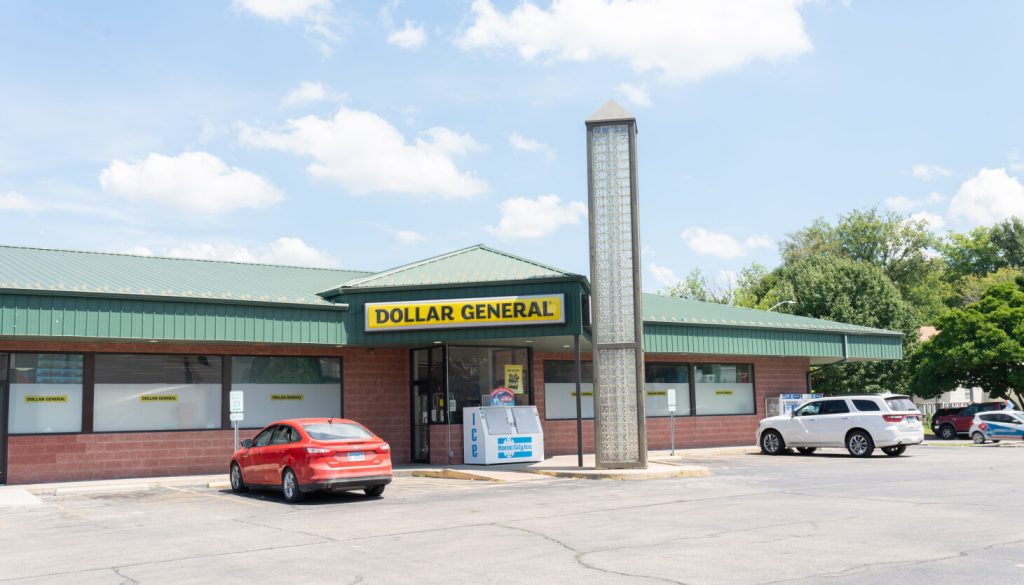 Illinois joins 19 other states in FTC lawsuit accusing Dollar General of false price advertising